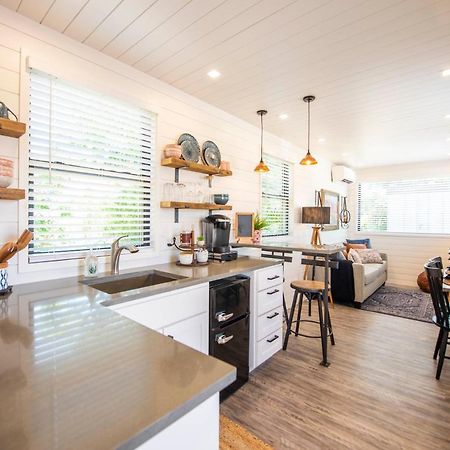 La Casita-Shipping Container House Near Magnolia/Baylor Villa Bellmead Bagian luar foto