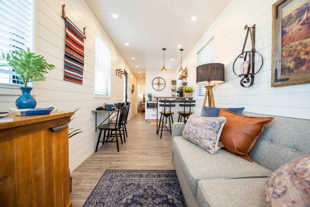 La Casita-Shipping Container House Near Magnolia/Baylor Villa Bellmead Bagian luar foto
